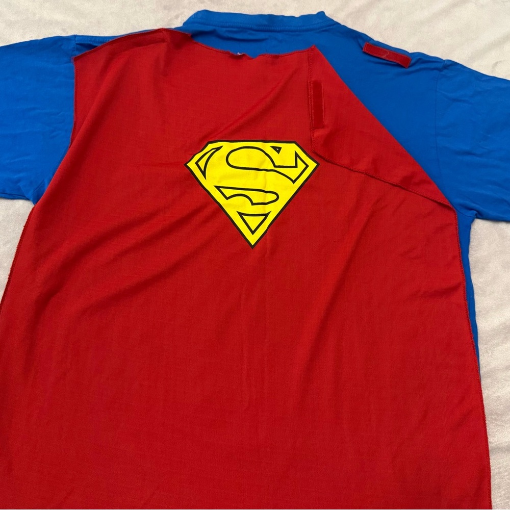 Superman Costume T Shirt With Removable Cape Adult XL Blue Red Cosplay Top - Picture 9 of 12